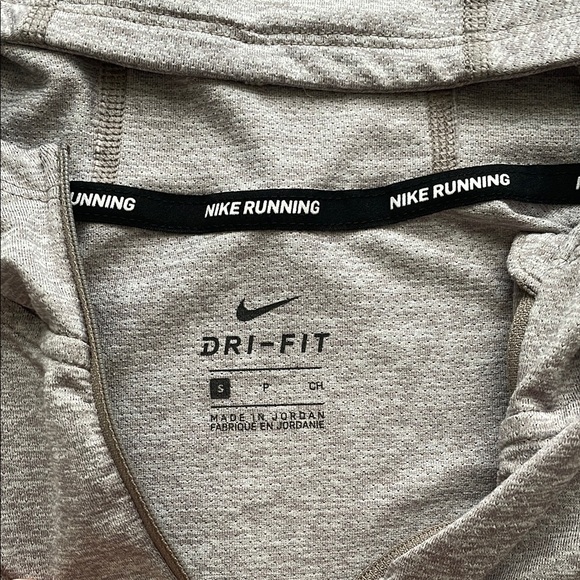 Nike Women Size S Gray V-Neck 3/4 Sleeve Boxy Crop Sweatshirt - Picture 2 of 5